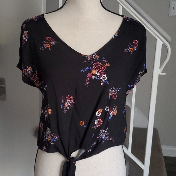 Mudd Floral Tie Front Cold Shoulder Top - Picture 2 of 8